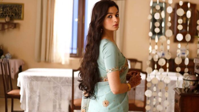 ۱۰ فیلم برتر سینمای هند / جریان تازه 2 Raazi to Gangubai Kathiawadi Alia Bhatts 7 highest rated movies per IMDB on Netflix Amazon Prime Video and more