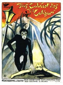 فیلم The Cabinet of Dr. Caligari 1920 1 MV5BNGFiNmEwODUtMmFjNy00MjA2LWE3MzYtNzkzOTU5M2E3MzMyXkEyXkFqcGc@. V1 SX500