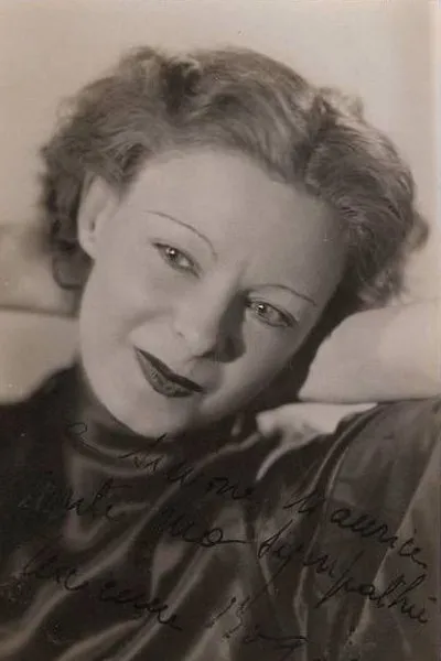 Elina Labourdette